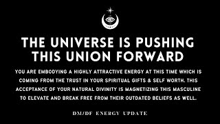 THE UNIVERSE IS PUSHING THIS CONNECTION FORWARD❤️‍🔥[DM/DF Reading]