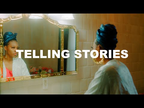 How can photographs tell a story?