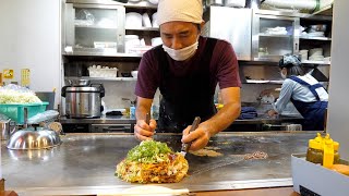 熟練の鉄板さばきが炸裂するワンオペ鉄人店主のガッツリお好み焼き！Japanese Street Food - OKONOMIYAKI