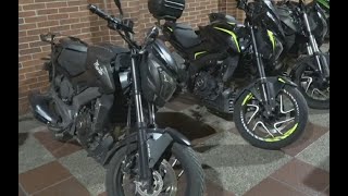 Buscando una moto robada encontraron una bodega donde había cuatro vehículos más
